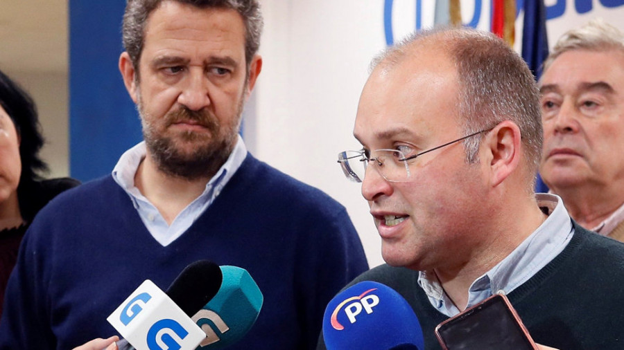 El PP exige pide 
a Sánchez que “deje de hacer chantaje” y que “pague sus deudas con Galicia”