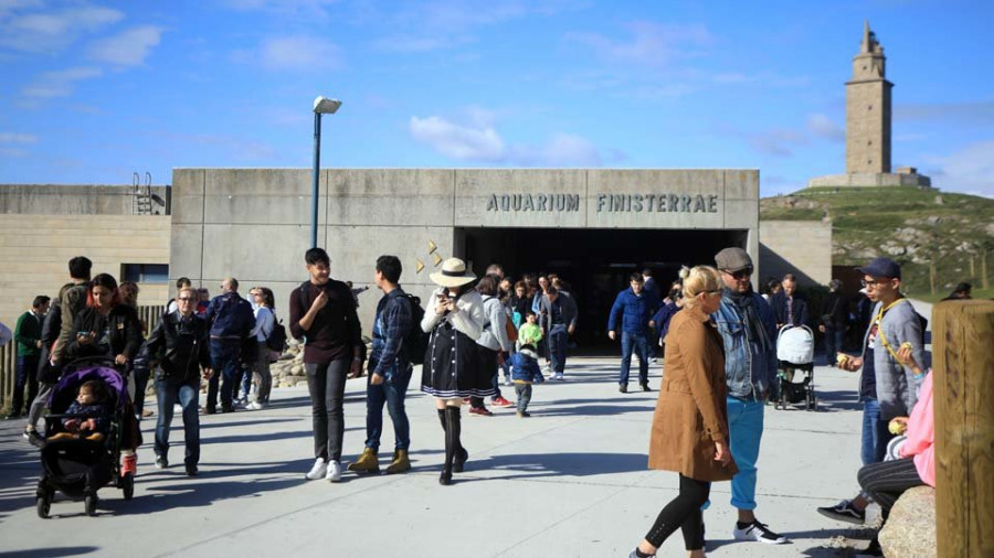 Coruñeses de todas las edades llenaron ayer los museos de  la ciudad durante  su Día Internacional