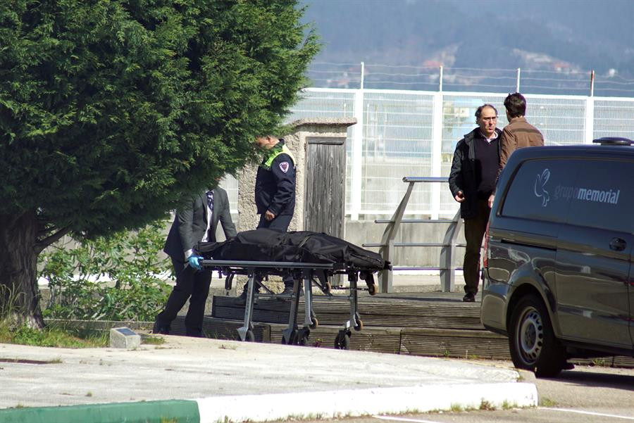 Recuperan un cadáver en aguas de las islas Cíes, cerca de donde se hundió un pesquero de Baiona hace dos semanas