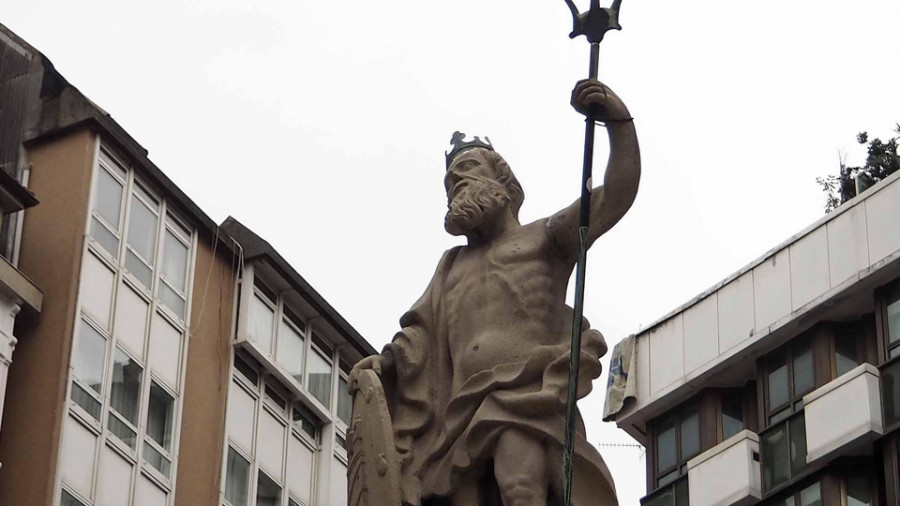 El nacimiento de la fuente de Neptuno tras el derribo de un crucero