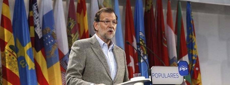 Rajoy considera que la Constitución está viva y no admite “bromas” con ella