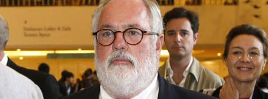 Cañete actualiza su declaración de intereses económicos ante la Eurocámara