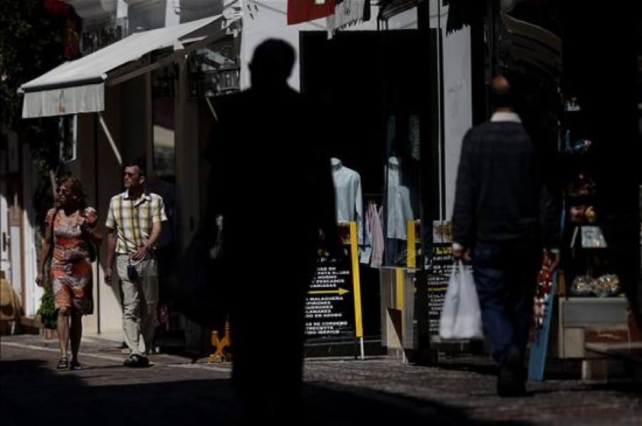 Galicia es la segunda Comunidad donde menos crece la emigración