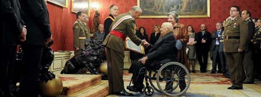 Los homenajes protagonizan la celebración coruñesa de la Pascua Militar