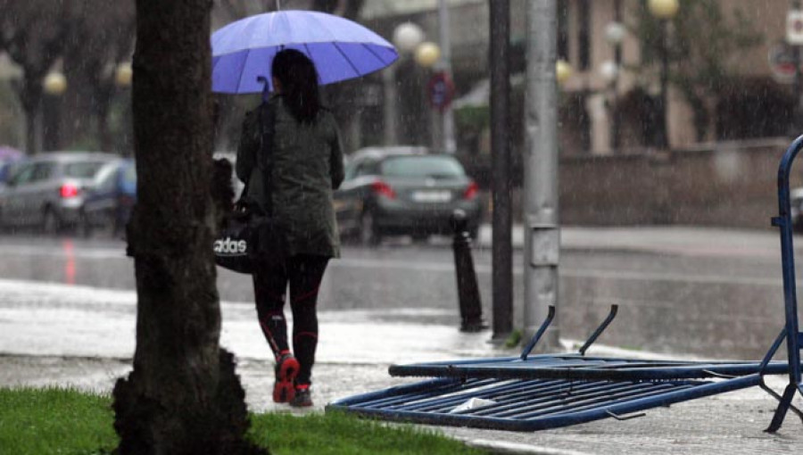 Clima A Coruña: la lluvia y el fuerte viento siguen sin dar tregua