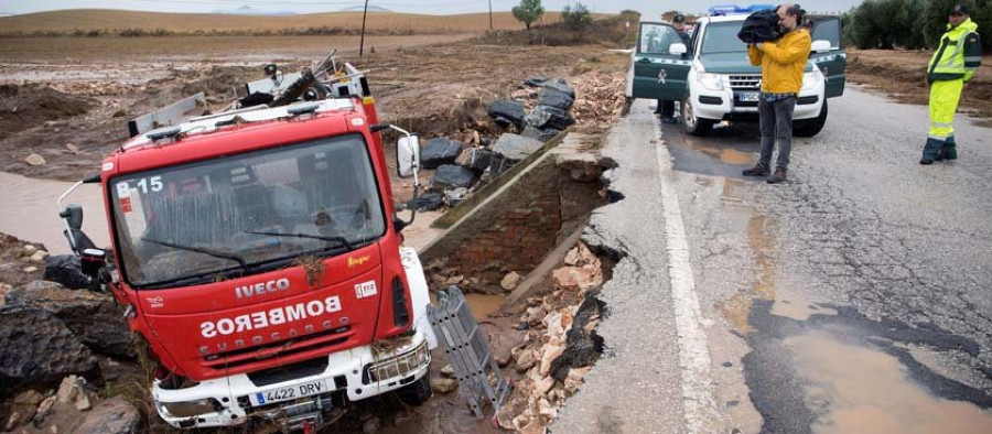 El temporal en Andalucía deja un muerto, varias personas atrapadas y grandes daños