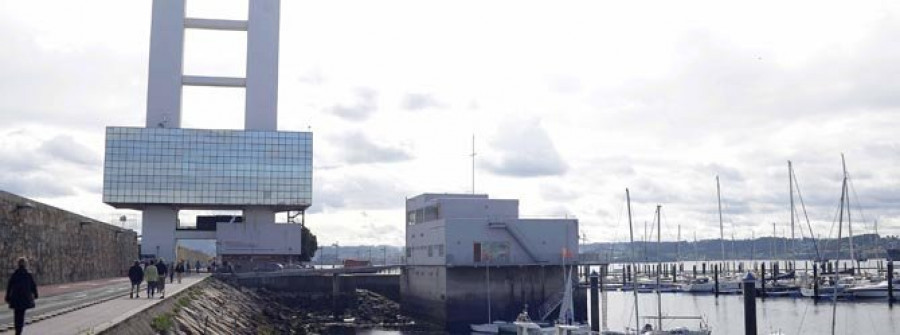 Aparece flotando en la zona de la torre de control el cuerpo sin vida de un marinero del Náutico