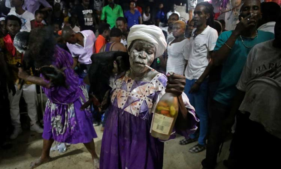 haití recuerda a sus difuntos en la misteriosa celebración del fet gede