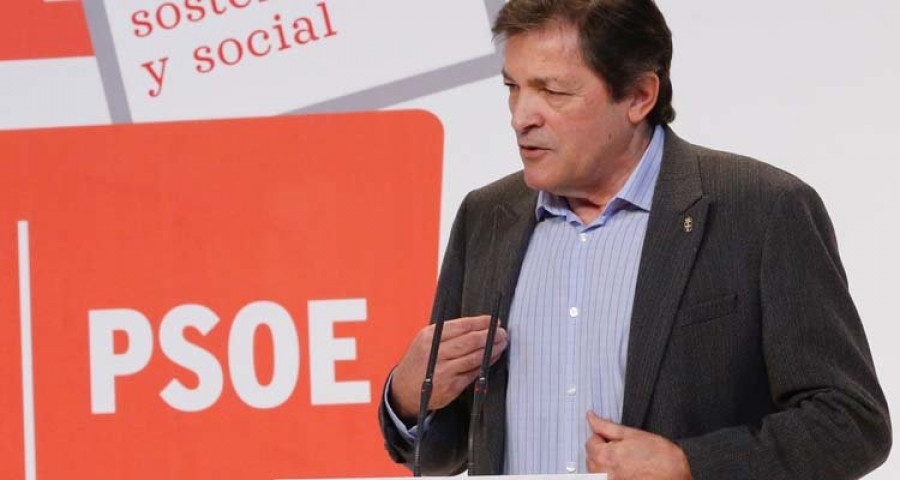 Fernández ensalza los valores de la socialdemocracia en un acto del PSOE