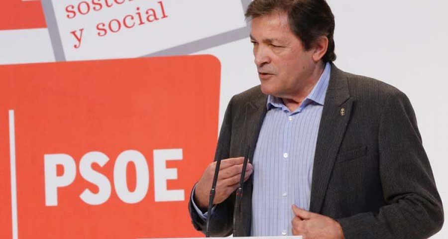 Fernández ensalza los valores de la socialdemocracia en un acto del PSOE