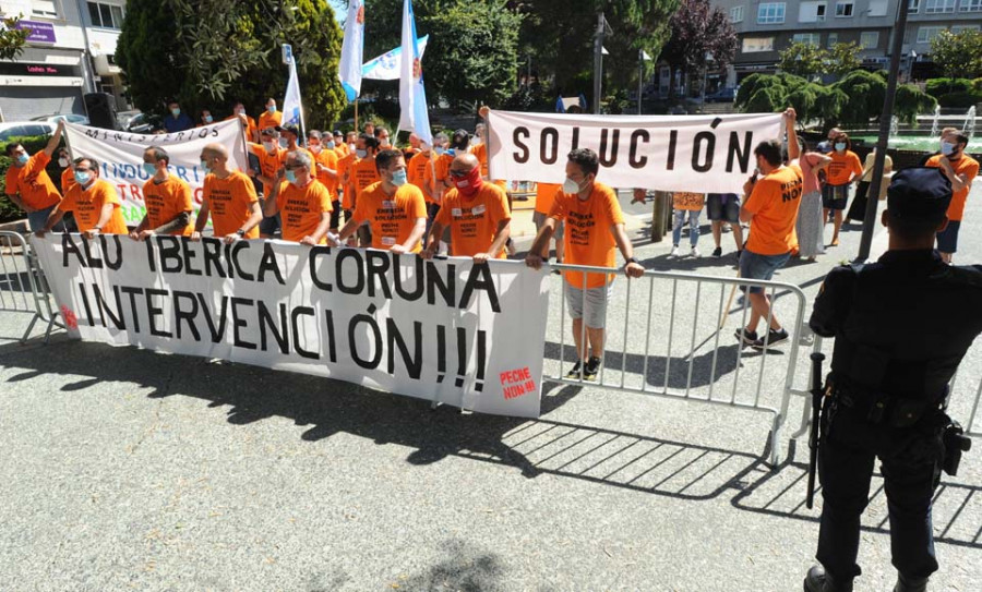 Los trabajadores de Alu Ibérica en A Coruña vuelven a movilizarse para pedir la intervención de la planta