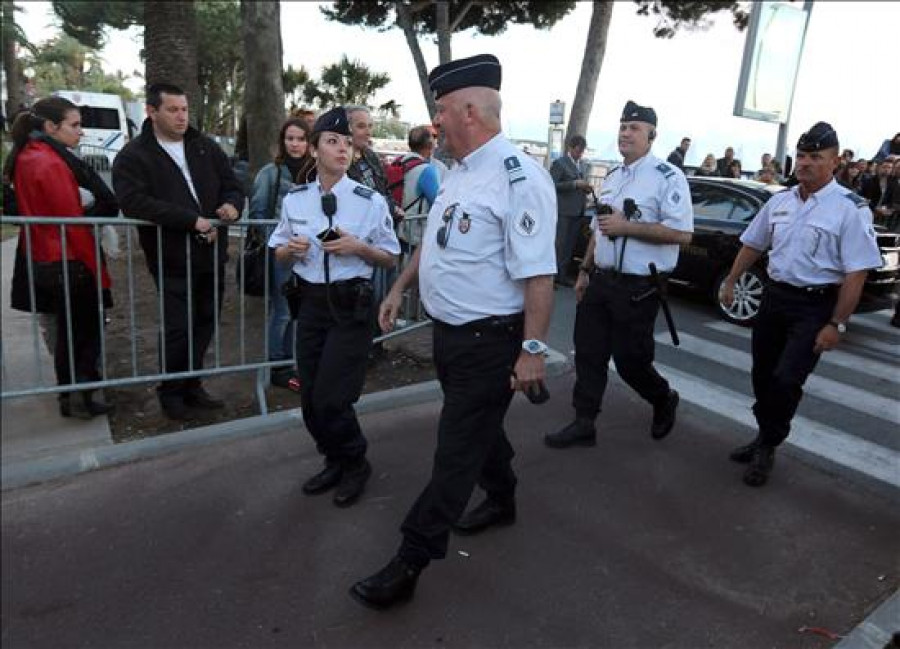 Disparos en Cannes durante la emisión en directo de Canal  sin causar heridos