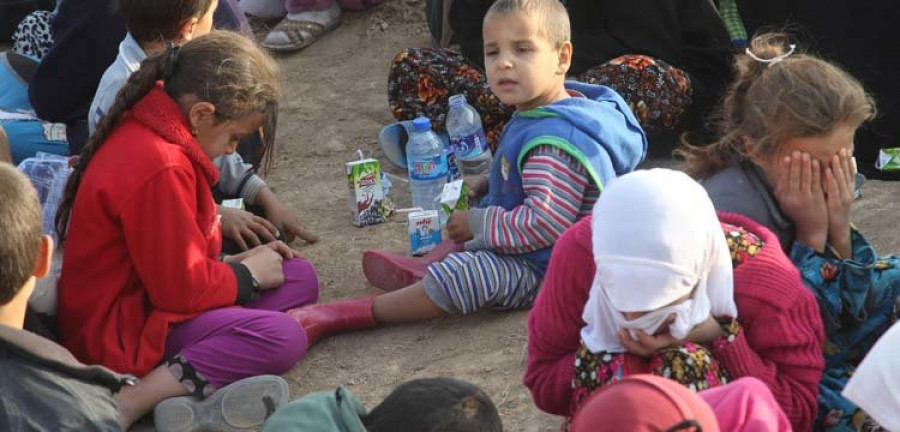 Miles de personas huyen “sin nada” de los alrededores de la ciudad de Mosul