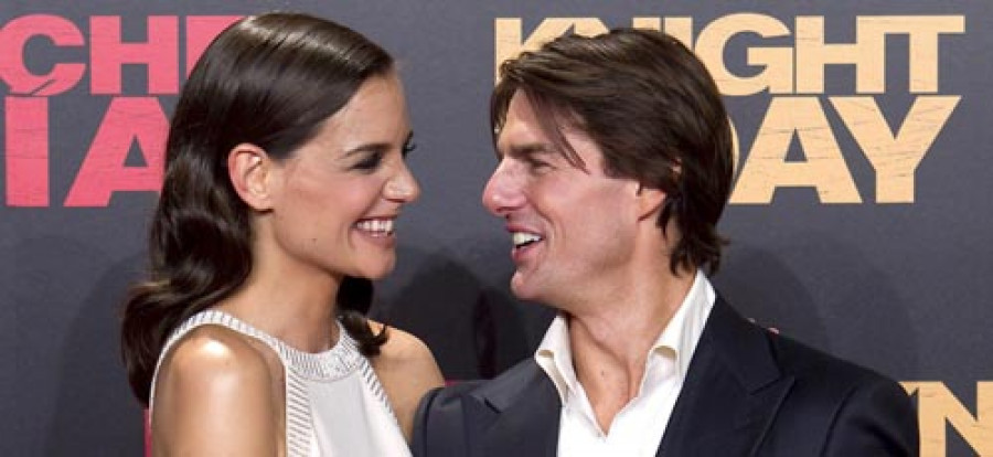 Katie Holmes pide perdón a Tom Cruise tras la presión mediática por el divorcio