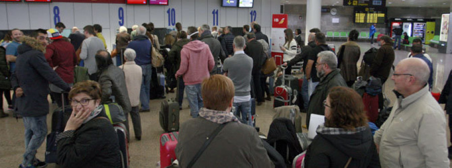 Cientos de pasajeros sufren retrasos de varias horas en las rutas de Vueling