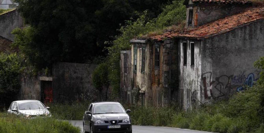 El fiscal pide penas de hasta seis años por la venta de droga en una casa de A Moura