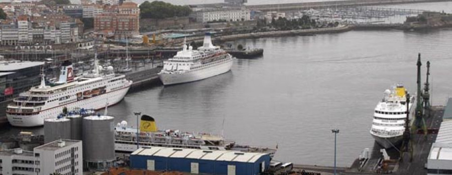 El puerto de A Coruña recibirá cien cruceros en 2015 como líder de escalas