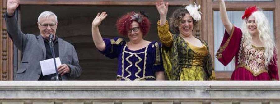 Las “reinas magas” Libertad, Igualdad y Fraternidad recorren las calles de Valencia