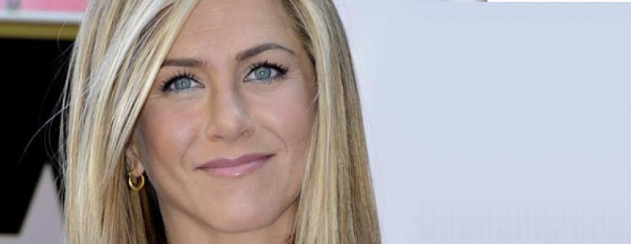 Jennifer Aniston cree que Justin Theroux la utiliza para ser famoso