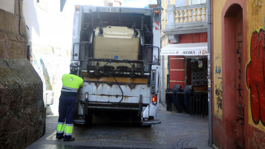 El Gobierno local maneja tres salidas para el nuevo contrato de la basura