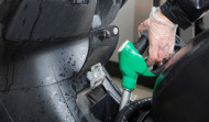 Los carburantes llevan al IPC a negativo en abril pese al repunte de los alimentos