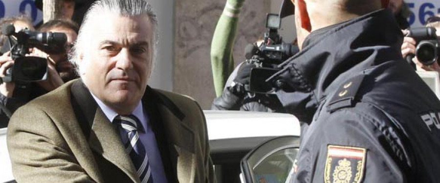 El PP admite que Bárcenas estuvo contratado hasta diciembre de 2012