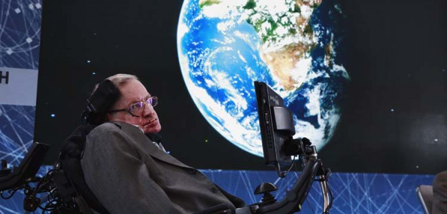 La jueza deja en libertad a la mujer que acosó a Stephen Hawking en Tenerife