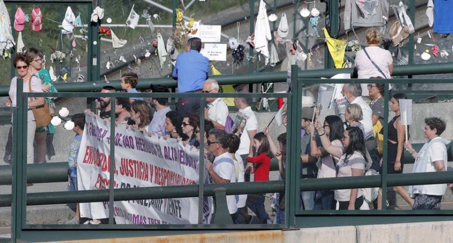 Las víctimas exigen “verdad” y “justicia” cinco años después del accidente de la curva de Angrois