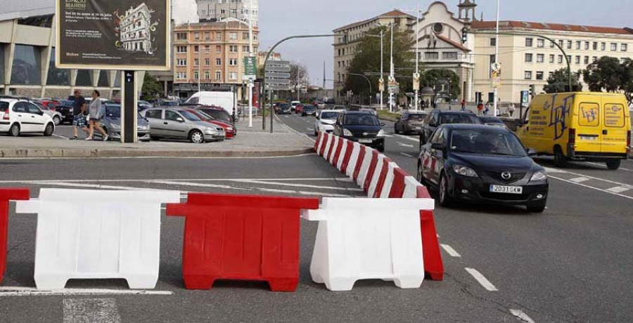 El cierre de la avenida de la Habana por las obras de Riazor complica el tráfico 
en el Paseo Marítimo