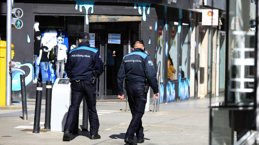 El 092 detiene en A Coruña a un hombre que celebraba una fiesta ilegal en un hostal