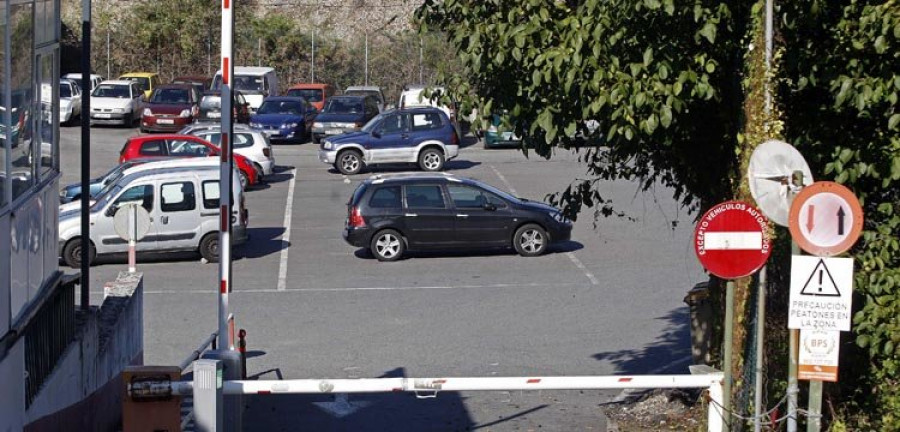 El Ayuntamiento manda reducir a chatarra cada año alrededor de doscientos vehículos