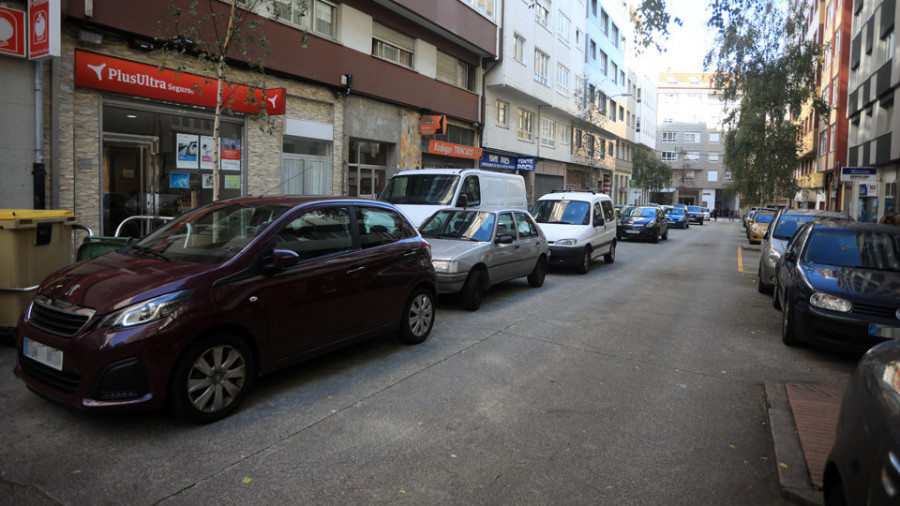 La segunda semana contra la doble fila depara un ligero aumento de multas