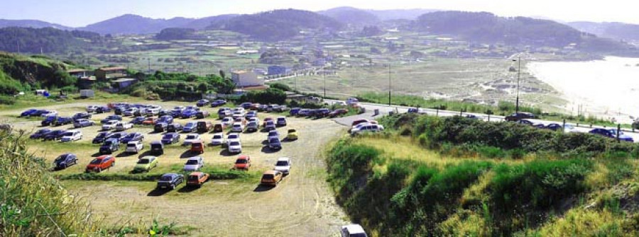 Arteixo habilita más de 40.000 metros cuadrados en sus playas para aparcar