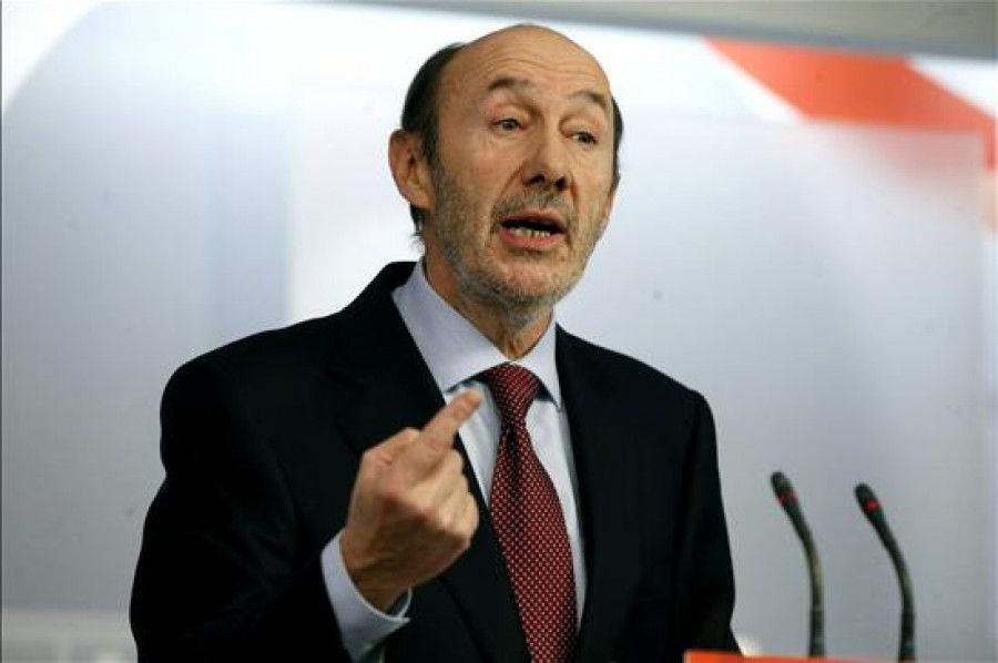 La Ejecutiva del PSOE avala a Rubalcaba para exigir la dimisión de Rajoy