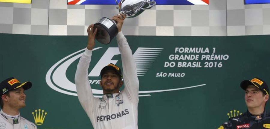 Hamilton, más cerca de Rosberg