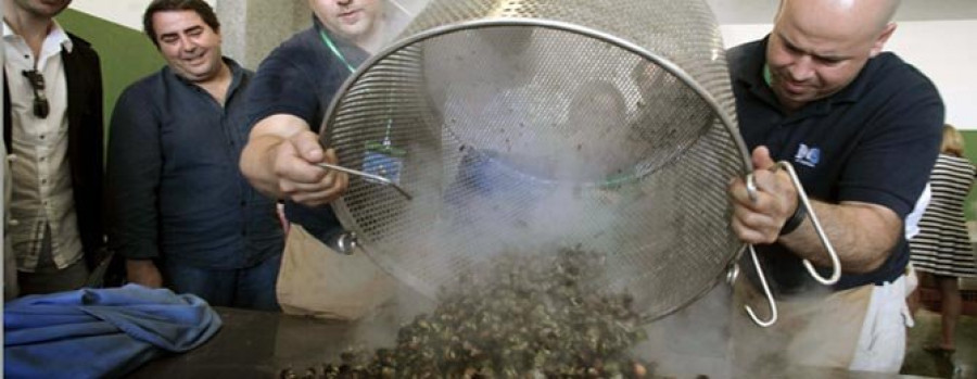 Más de 5.000 personas disfrutan de los mejores percebes en Corme