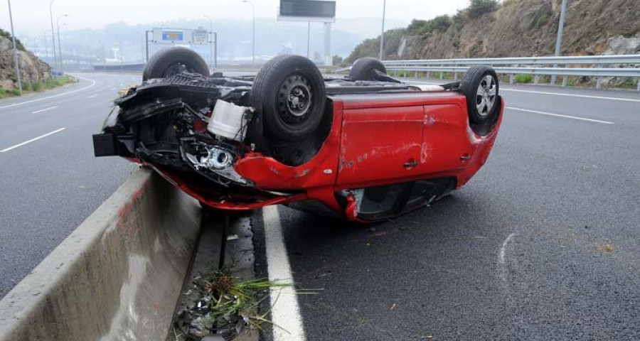 La lluvia y la velocidad causan dos accidentes en los accesos a la ciudad