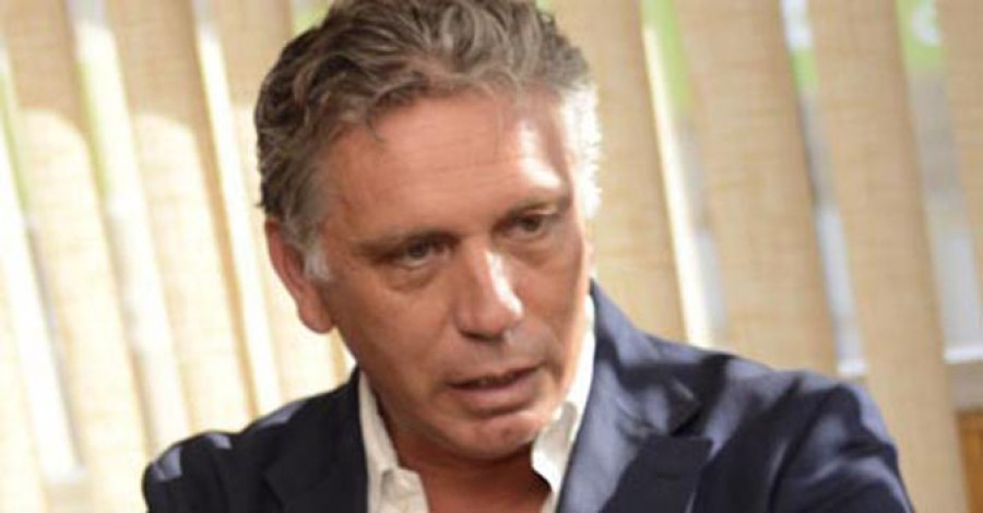 Los candidatos  hacen sus movimientos accionariales