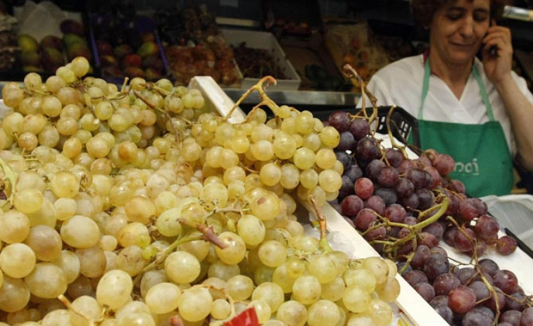 Los menores de cinco años no deben tomar uvas ni lacasitos en Nochevieja