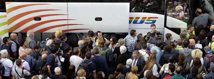 Un corte de fibra óptica en  el AVE en Cataluña afecta a 13.000 pasajeros y a 40 trenes