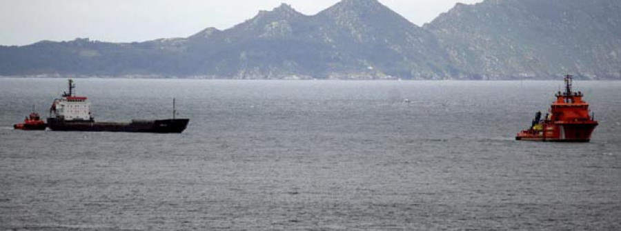 Trasladan los cuerpos de los fallecidos en el accidente al Puerto de Vigo