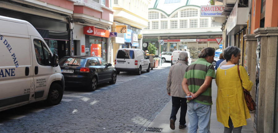 Los comerciantes y vecinos rechazan la peatonalización total de la calle del Marqués de Pontejos