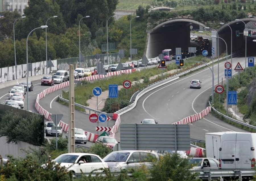 Cuatro heridos en una colisión múltiple en la AP-9 a la altura de Vigo