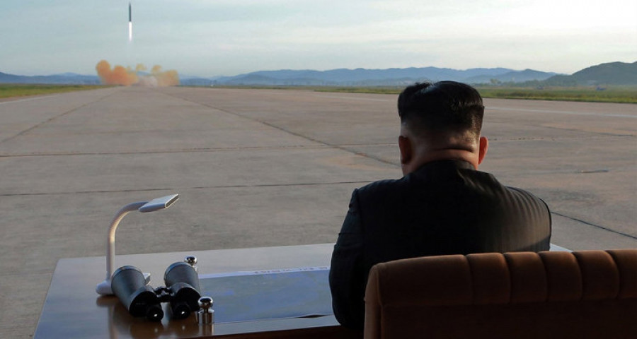 Corea del Norte dispara un misil balístico hacia el Mar de Japón