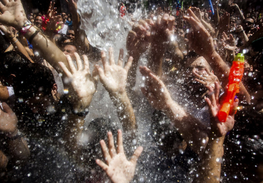 Renfe refuerza los servicios para disfrutar de la popular Festa da Auga