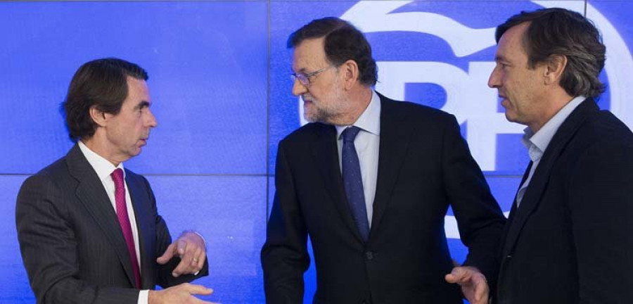 Aznar rompe con Rajoy y renuncia 
a ser presidente 
de honor del PP