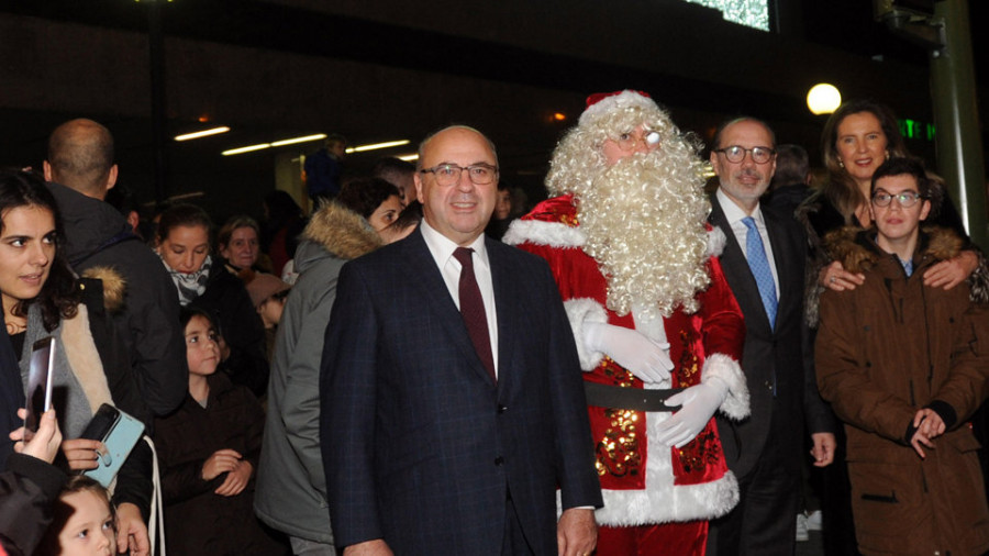 Las 50.000 bombillas de El Corte Inglés anuncian la llegada  de la época navideña