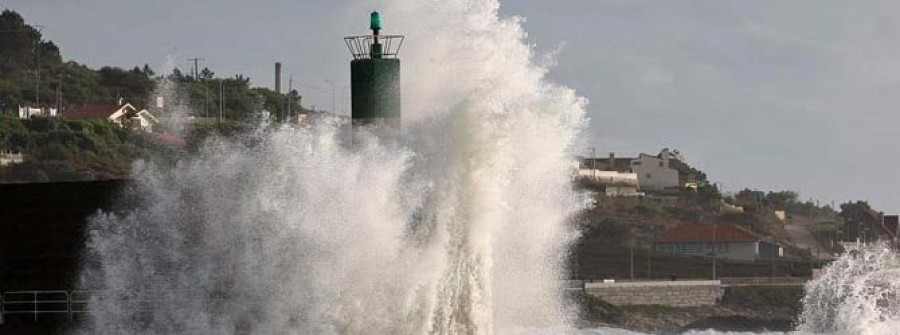 El temporal de agua y viento pasa por la costa gallega sin provocar grandes incidencias