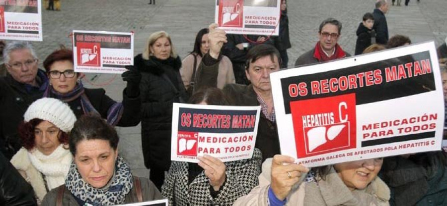 La lucha de enfermos de Hepatitis C llega al "Monumento al Hígado" en Galicia