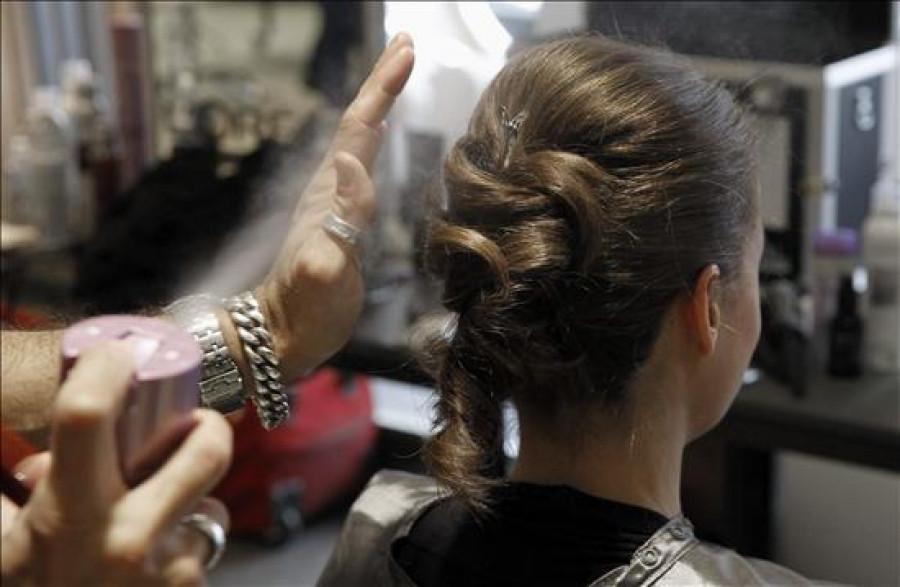 Los peluqueros se movilizan para exigir una rebaja del iva del 21 al 10 por ciento